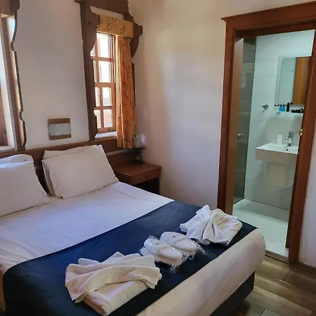 Karyatit Kaleici Hotel 2*