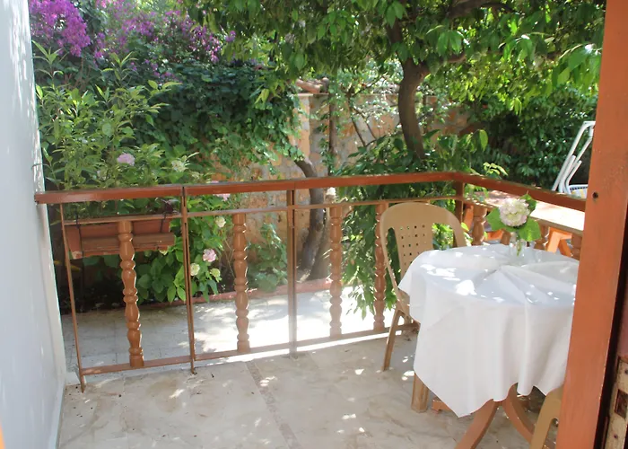Karyatit Kaleici Antalya