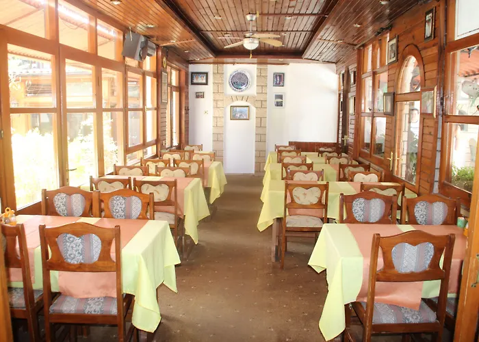 Karyatit Kaleici Antalya