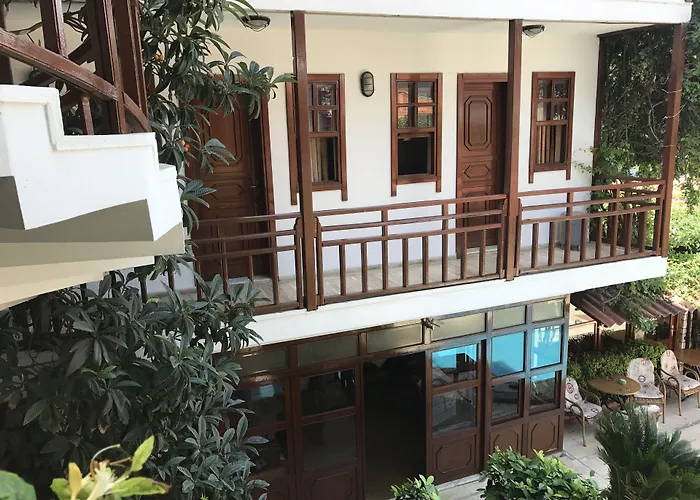 Karyatit Kaleici 3* Antalya