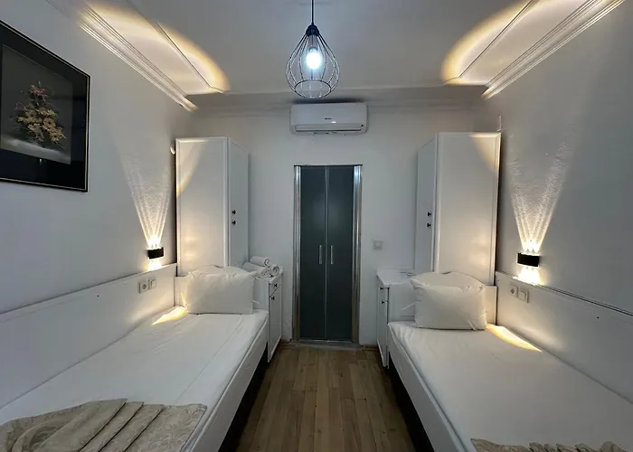 Karyatit Kaleici Hotell