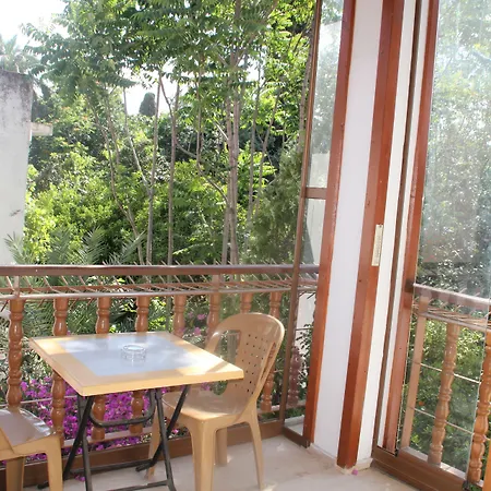 Otel Karyatit Kaleici 3*