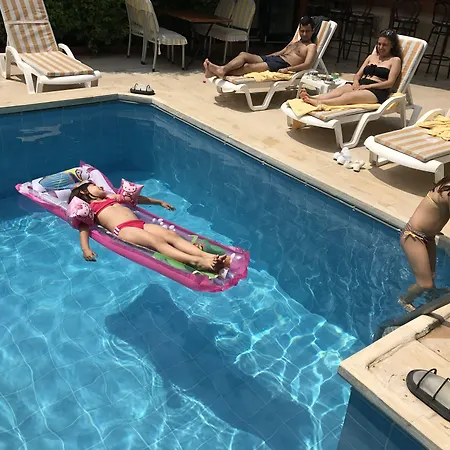 Karyatit Kaleici Otel 3*