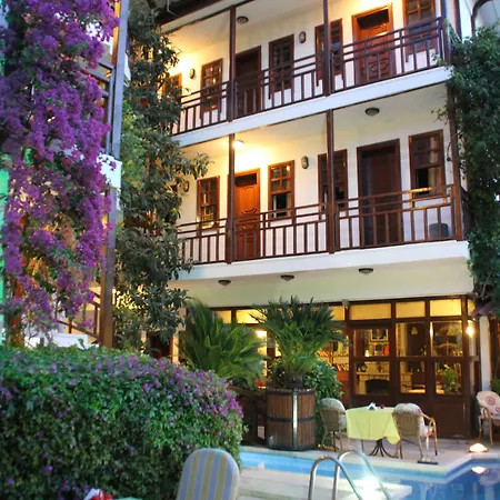 Otel Karyatit Kaleici 3*