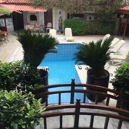 Otel Karyatit Kaleici 3*