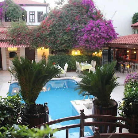 Karyatit Kaleici 3* Antalya