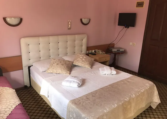 Karyatit Kaleici 3* Antália