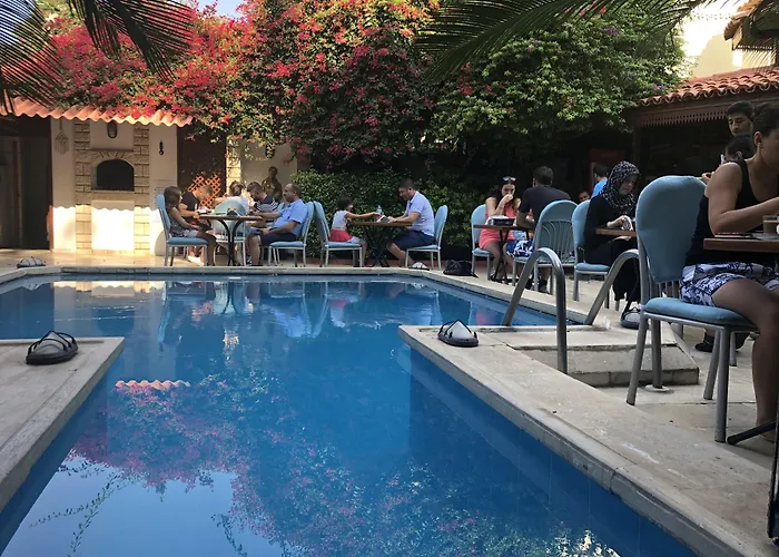 Karyatit Kaleici Antalya