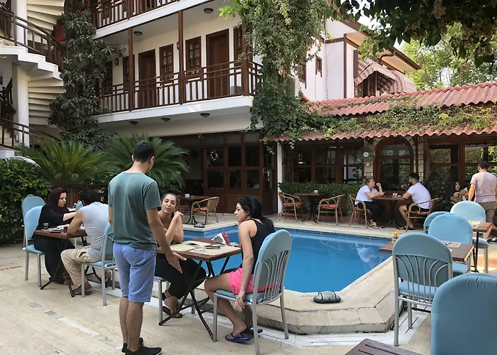 Karyatit Kaleici 3* Antalya