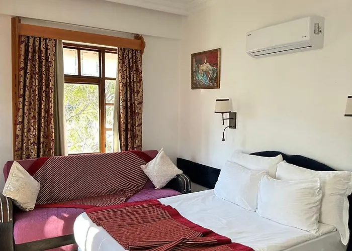 Karyatit Kaleici 3* Antalya