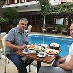 Karyatit Kaleici 3*