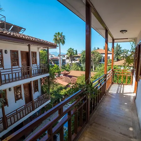 Hotell Karyatit Kaleici 2*