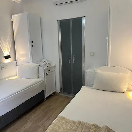 Karyatit Kaleici Hotel 3*