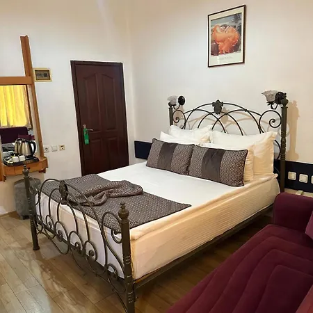 Karyatit Kaleici 3*