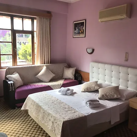 Karyatit Kaleici Hotel 3*