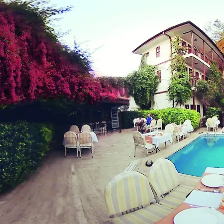 Karyatit Kaleici Hotel 3*