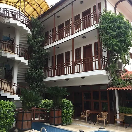 Karyatit Kaleici 3* Antalya