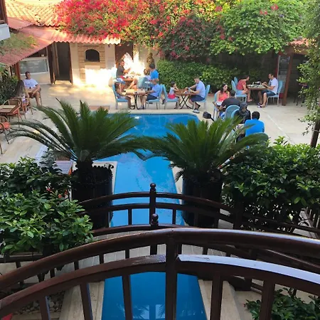 Karyatit Kaleici Hotel